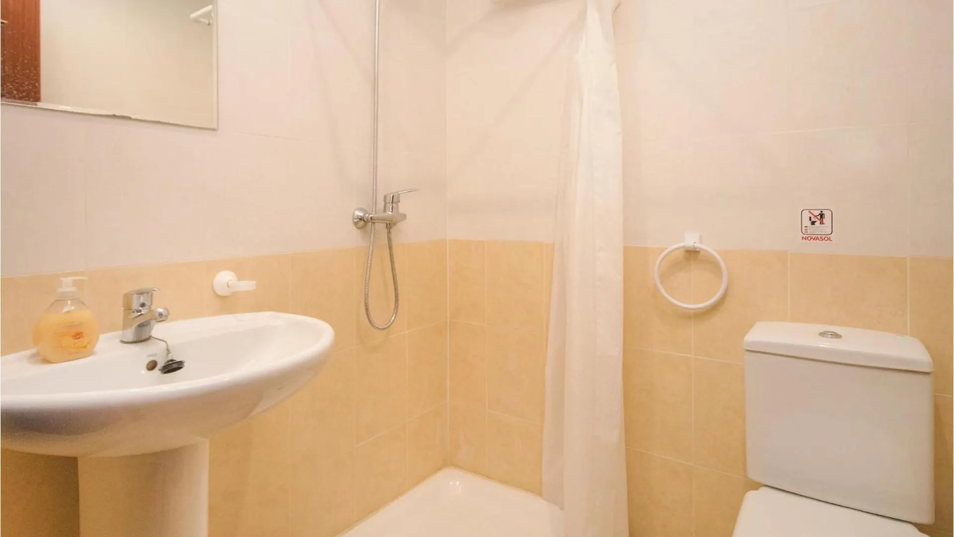 Awesome Apartment In Casares Costa With Kitchen Bahia de Casares 0*,