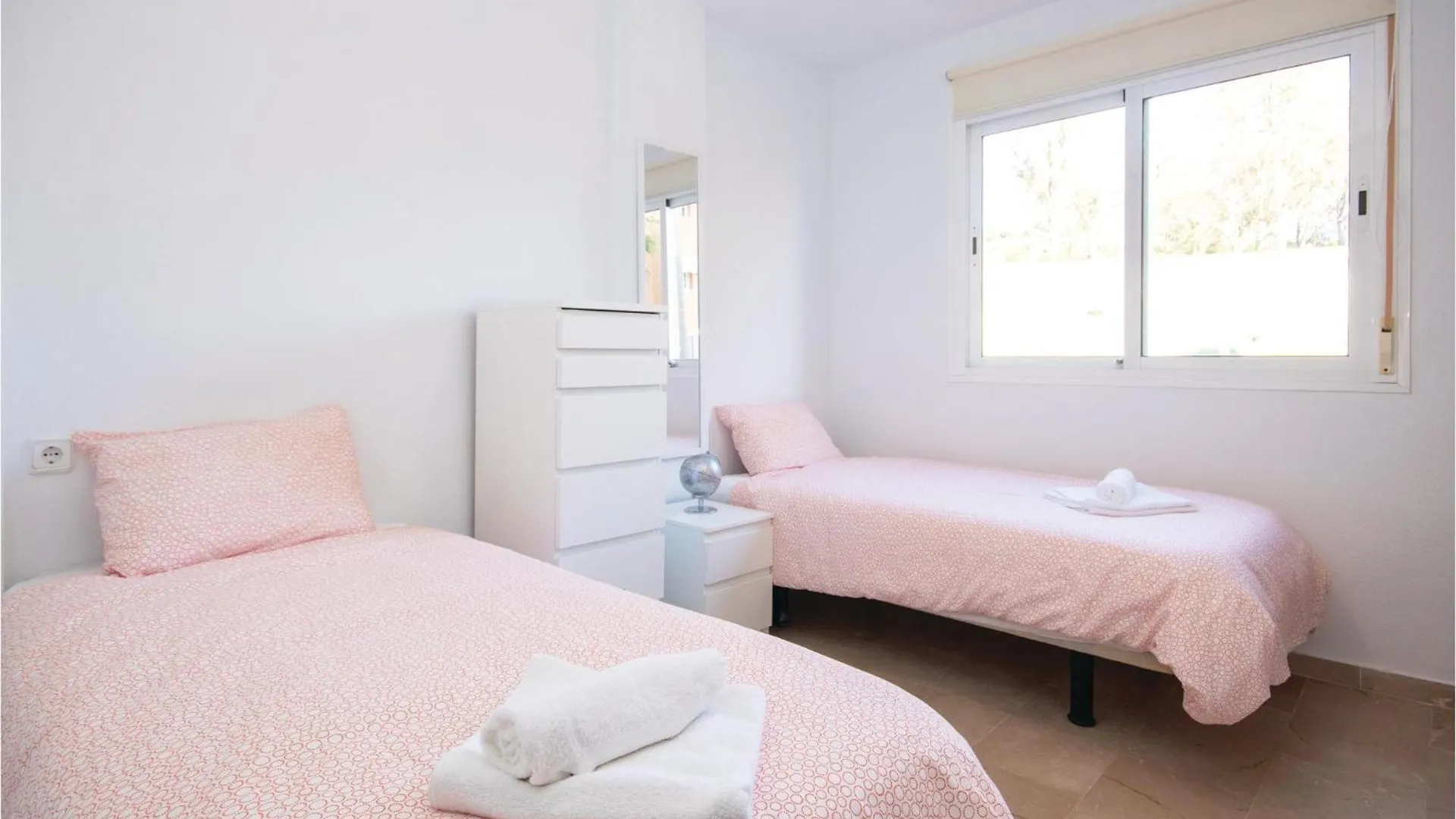 Awesome Apartment In Casares Costa With Kitchen Bahia de Casares