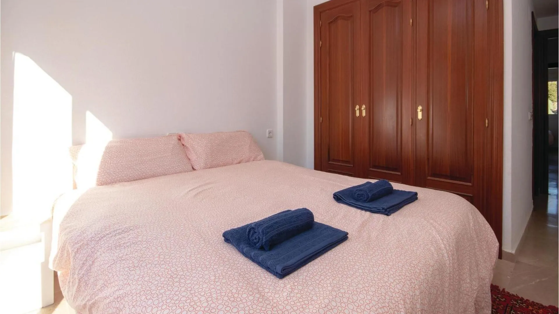 Awesome Apartment In Casares Costa With Kitchen Bahia de Casares Spanien