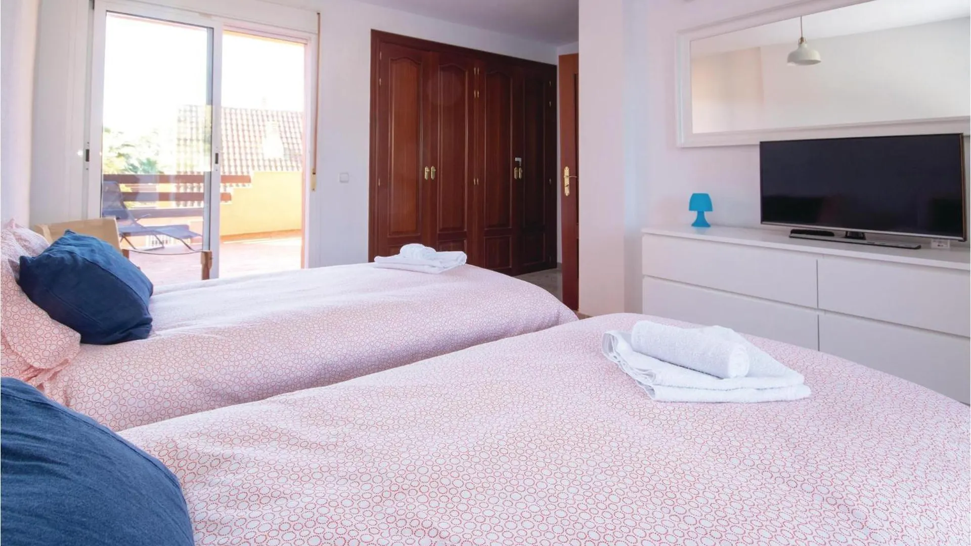 Awesome Apartment In Casares Costa With Kitchen Bahia de Casares Spanien